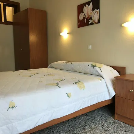 Anna Georgiou סקאלה סוטירוס