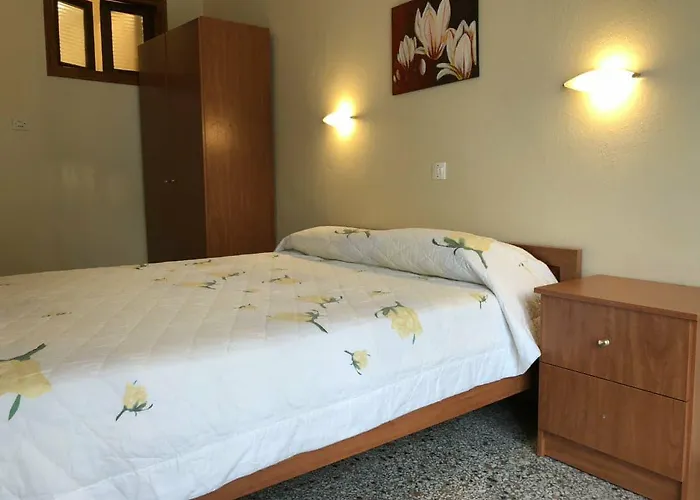 Anna Georgiou סקאלה סוטירוס